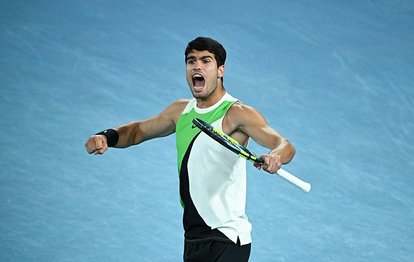 "Carlos Alcaraz, Avustralya Açık'ta Djokovic'i Yenerek Tarih Yazdı!"