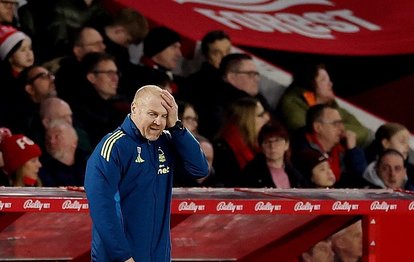 "Fenerbahçe'nin Rakibi Nottingham Forest, Teknik Direktör Kriziyle Sarsılıyor!"