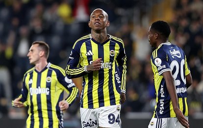 Fenerbahçe yarıştan kopmadı! Zirvede puan farkı 4'e indi