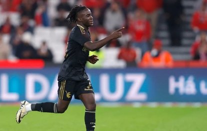 "Galatasaray'ın Genç Yıldız Bombası: Gine-Bissaulu Renato Nhaga İstanbul'da!"