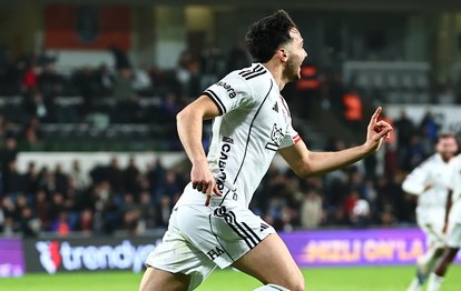 "Mustafa Hekimoğlu: Beşiktaş'ın Süper Lig Zaferinin Ardındaki Stratejiyi Açıklıyor!"