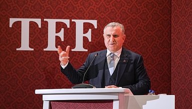 "Spor Bakanı Bak'ın Teknolojiye Geçişi: VAR Merkezi'ni İlk Kez Ziyaret Etti"